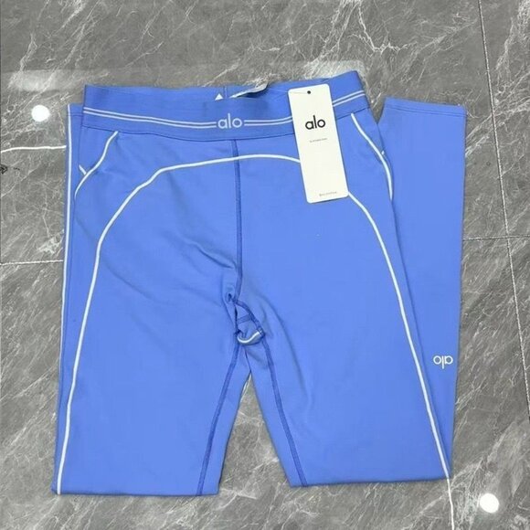 ALO Yoga Airline Women's Sports Bra and Leggings Set Sz M - Picture 3 of 6